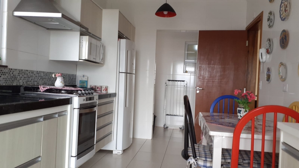 VENDO APARTAMENTO NO CENTRO DE